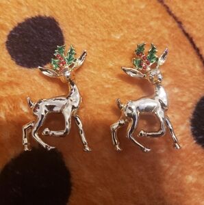 2 pcs Vintage Christmas Reindeer Brooch enamel Holly Rudolf Pin